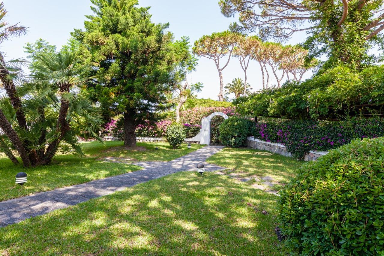 Villetta Con Giardino Esclusivo Di 1000 Mq, Piscina, Tennis, Calcio, Bocce Forio di Ischia Eksteriør billede
