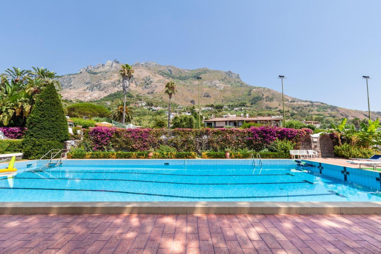 Villetta Con Giardino Esclusivo Di 1000 Mq, Piscina, Tennis, Calcio, Bocce Forio di Ischia Eksteriør billede